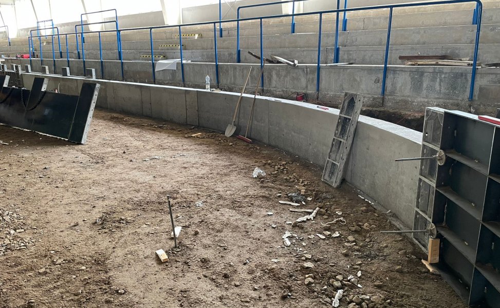 Na zimním stadionu pokračují stavební práce