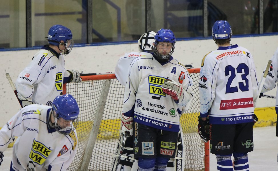 Dorostenci porazili Českou Třebovou a vévodí tabulce