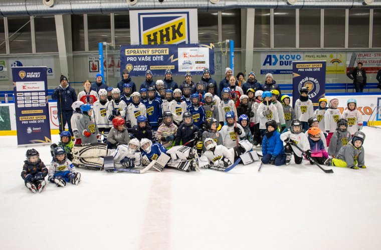 Velkomeziříčský led plný dětí